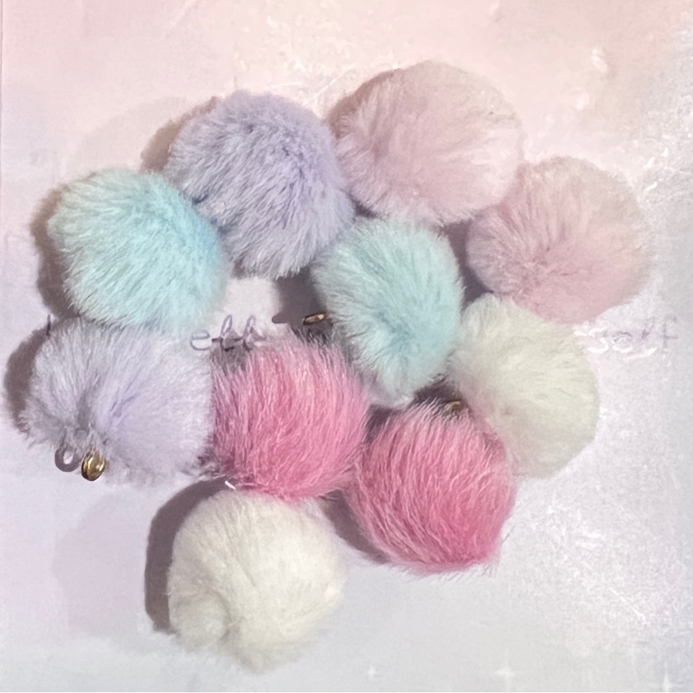 DIY ACCESSORIES - Colorful Plush Ball For Your Own Designs